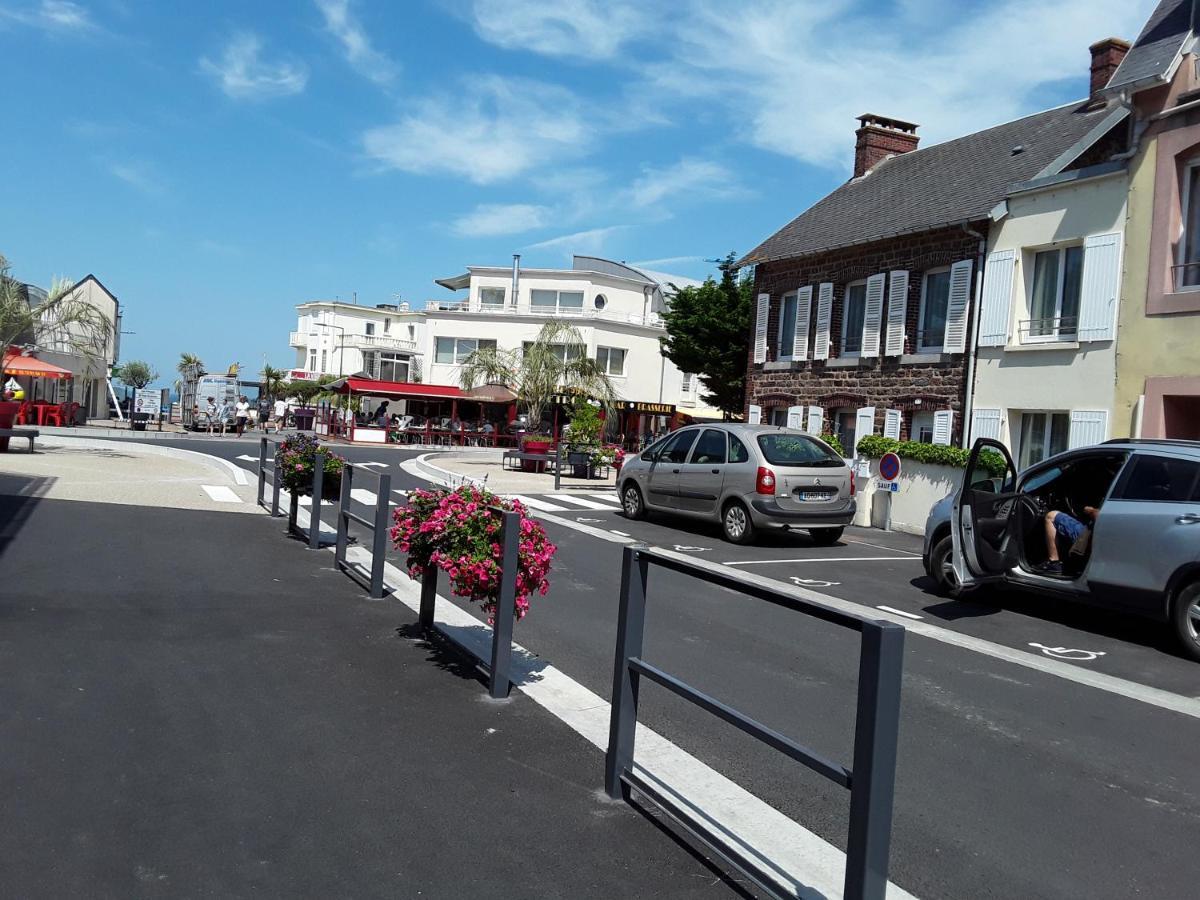 maison de vacances à SAINT MARTIN DE BREHAL près de GRANVILLE Exterior foto